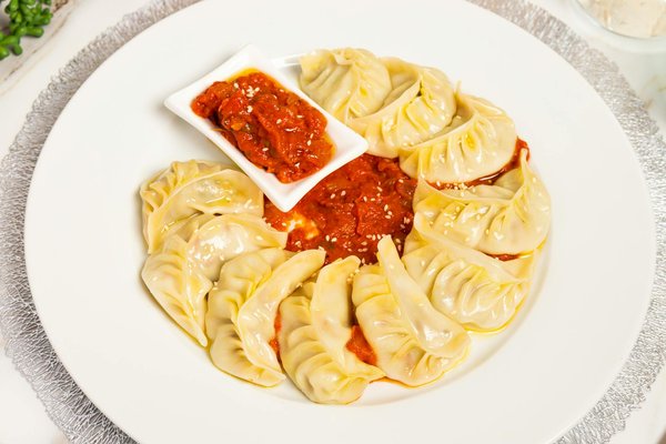 Geniale Tipps zur Abkühlung in Dachwohnungen: So bleibst du ohne Klimaanlage an heißen Sommertagen cool